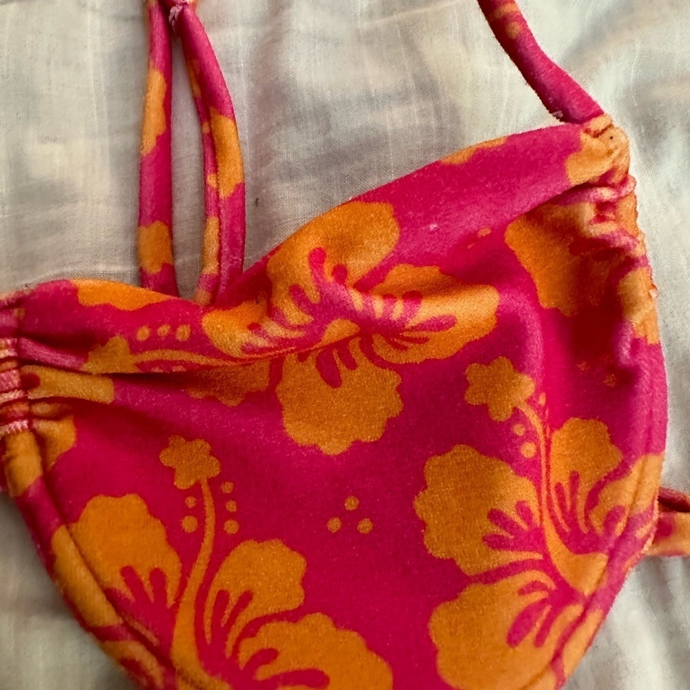 Frankie’s Bikinis Maggie Terry Underwire Bikini Top Hibiscus Honey (600) - Picture 6 of 7